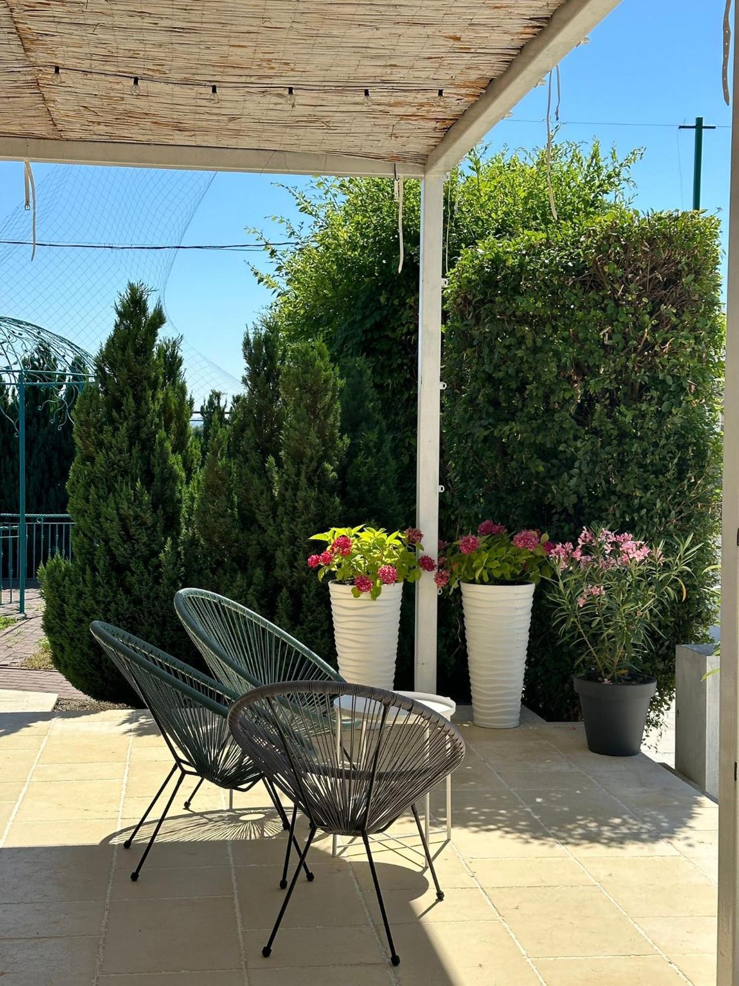 Green Oasis Apartment Stolniceni-Prajescu Bagian luar foto